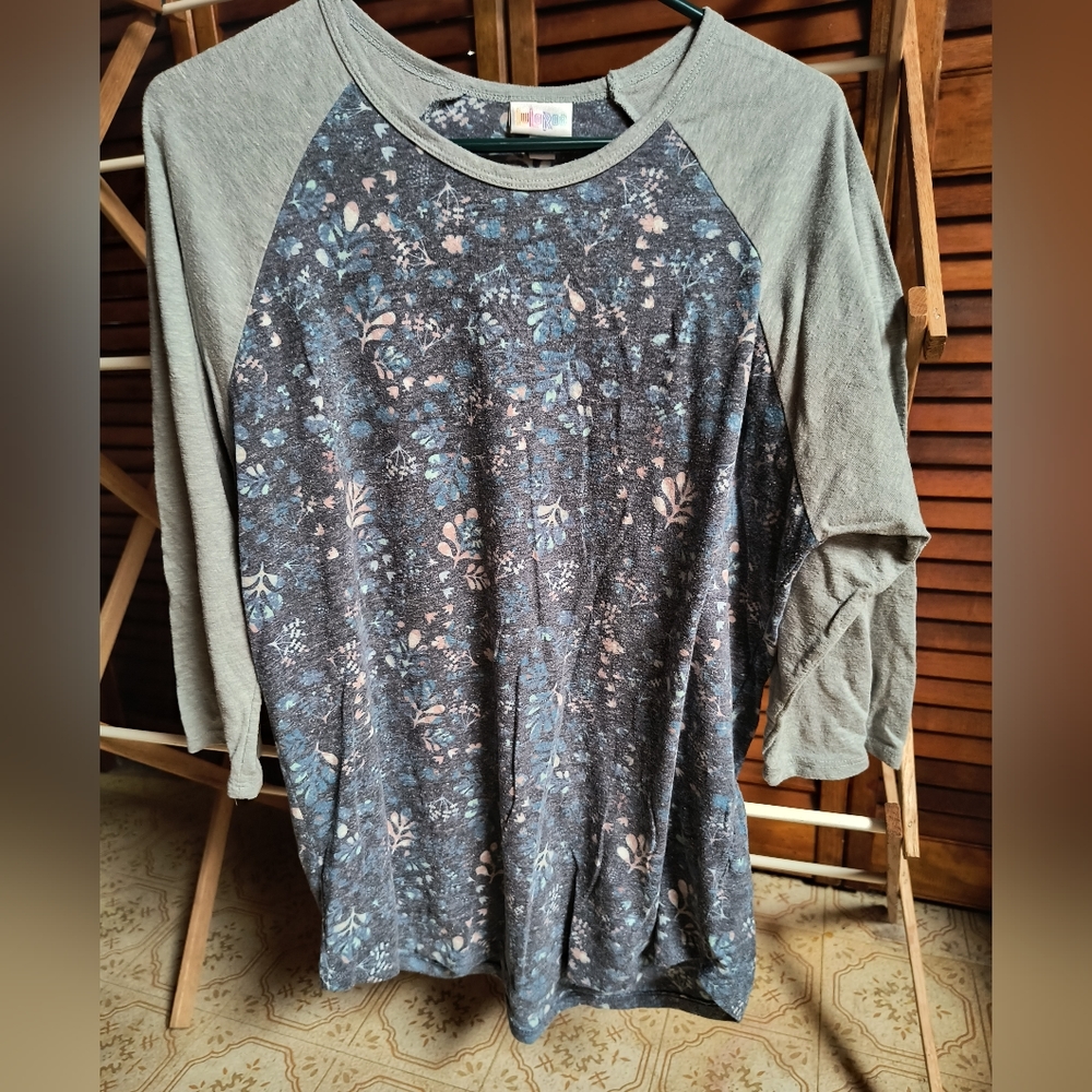 LuLaRoe 3/4 sleeve shirt